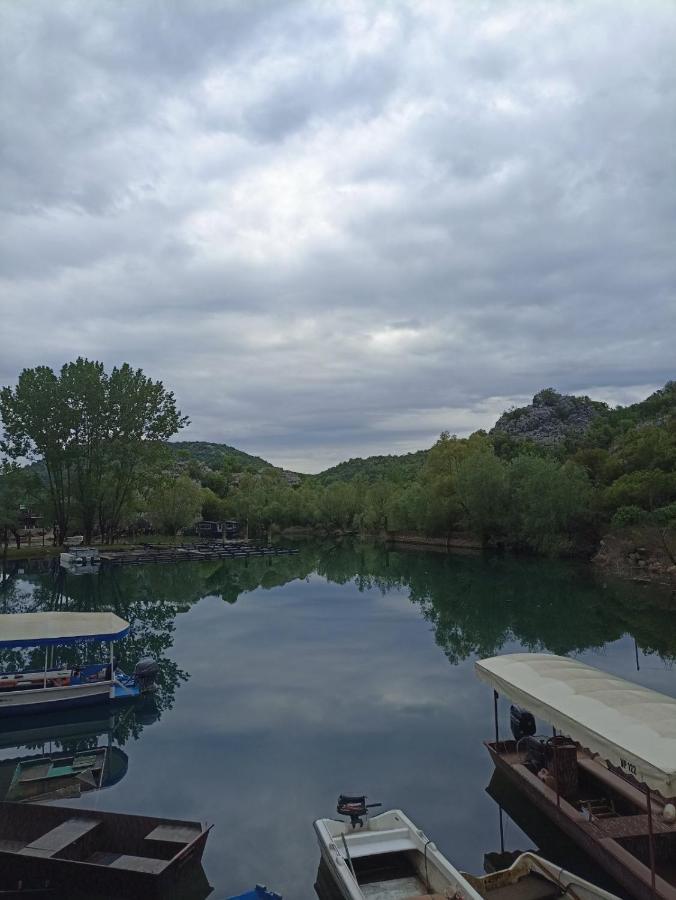 Feel The Karuch Villa เซทินเจ ภายนอก รูปภาพ